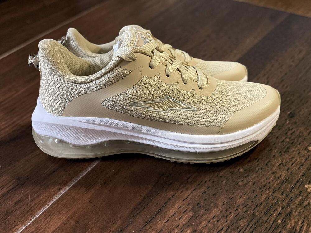 AVIA New Woman's Tennis Shoes Creme Mesh Sz 8 Odor Control Athletic Air Memory